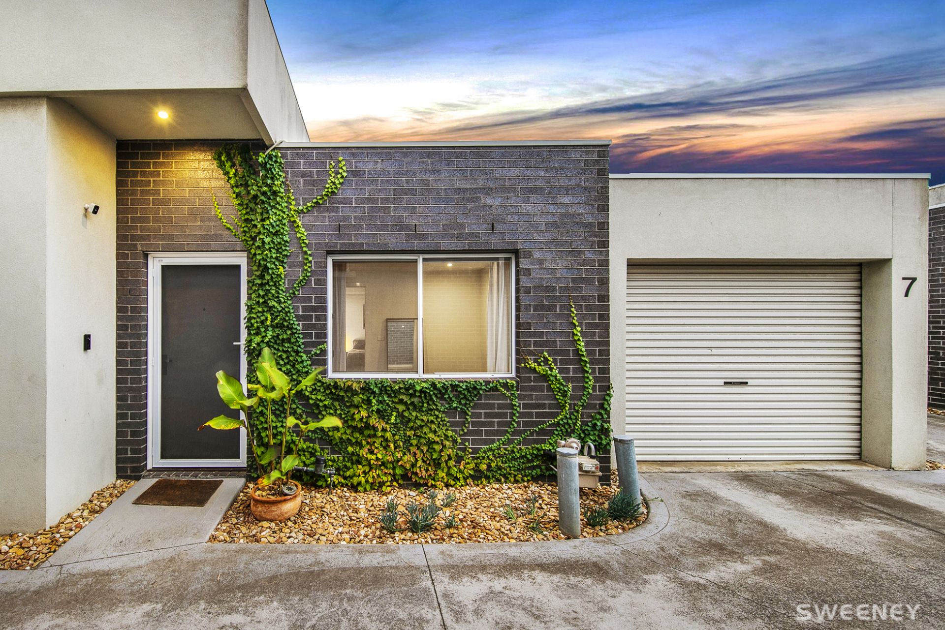 7/9-11 Kyle Road, Altona North - Thumbnail 2