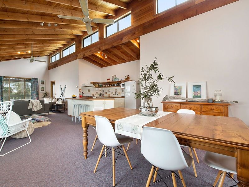 8 Fry Court, Apollo Bay - Thumbnail 2
