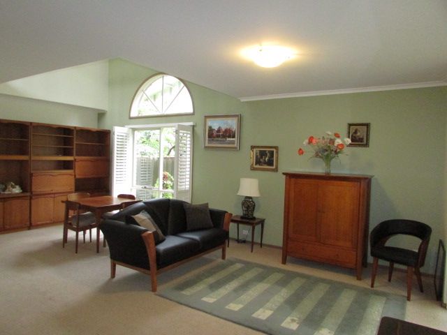 **Great location in picturesque street**