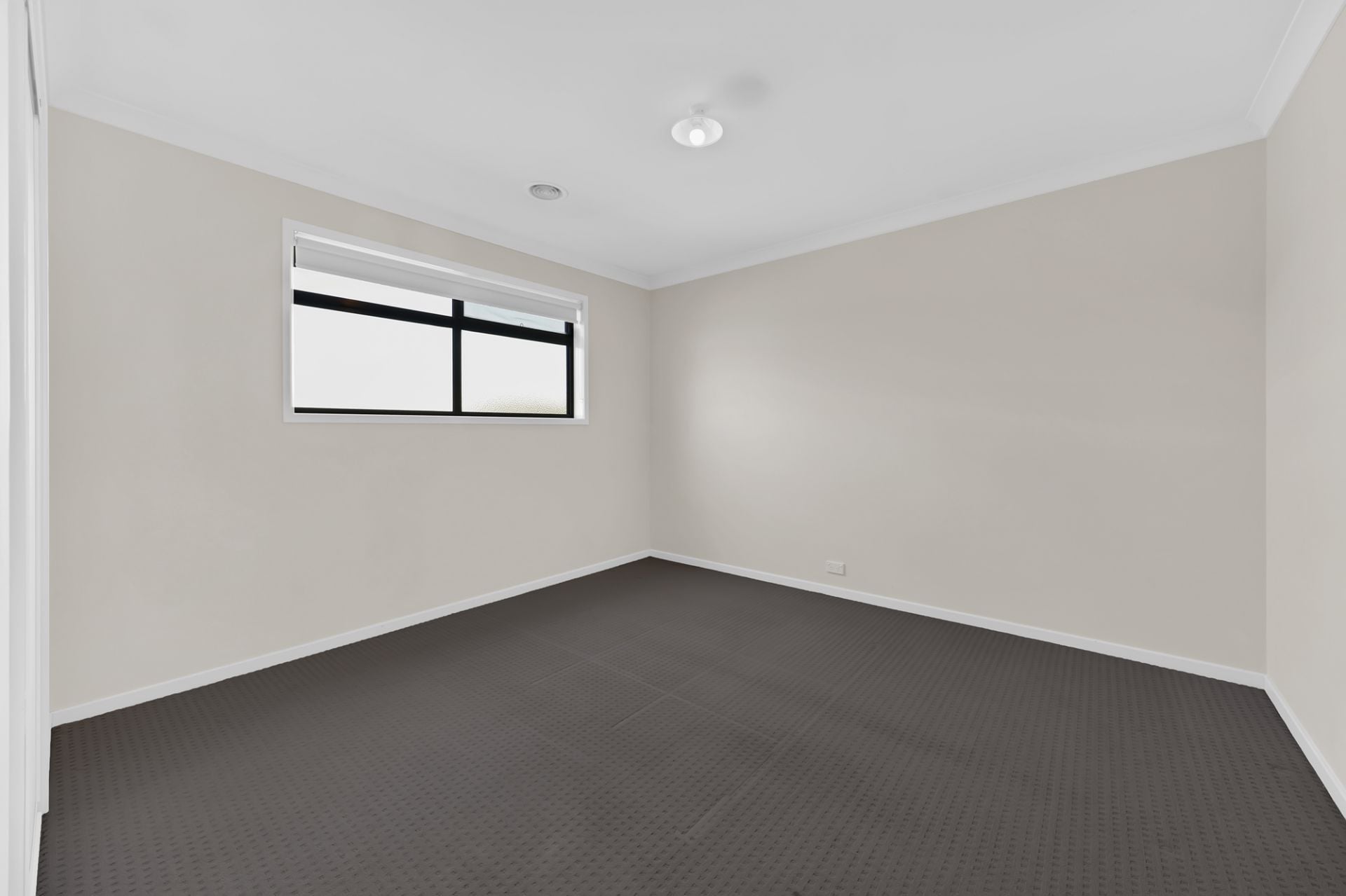 GREAT LOCATION - GREAT TOWN HOUSE!