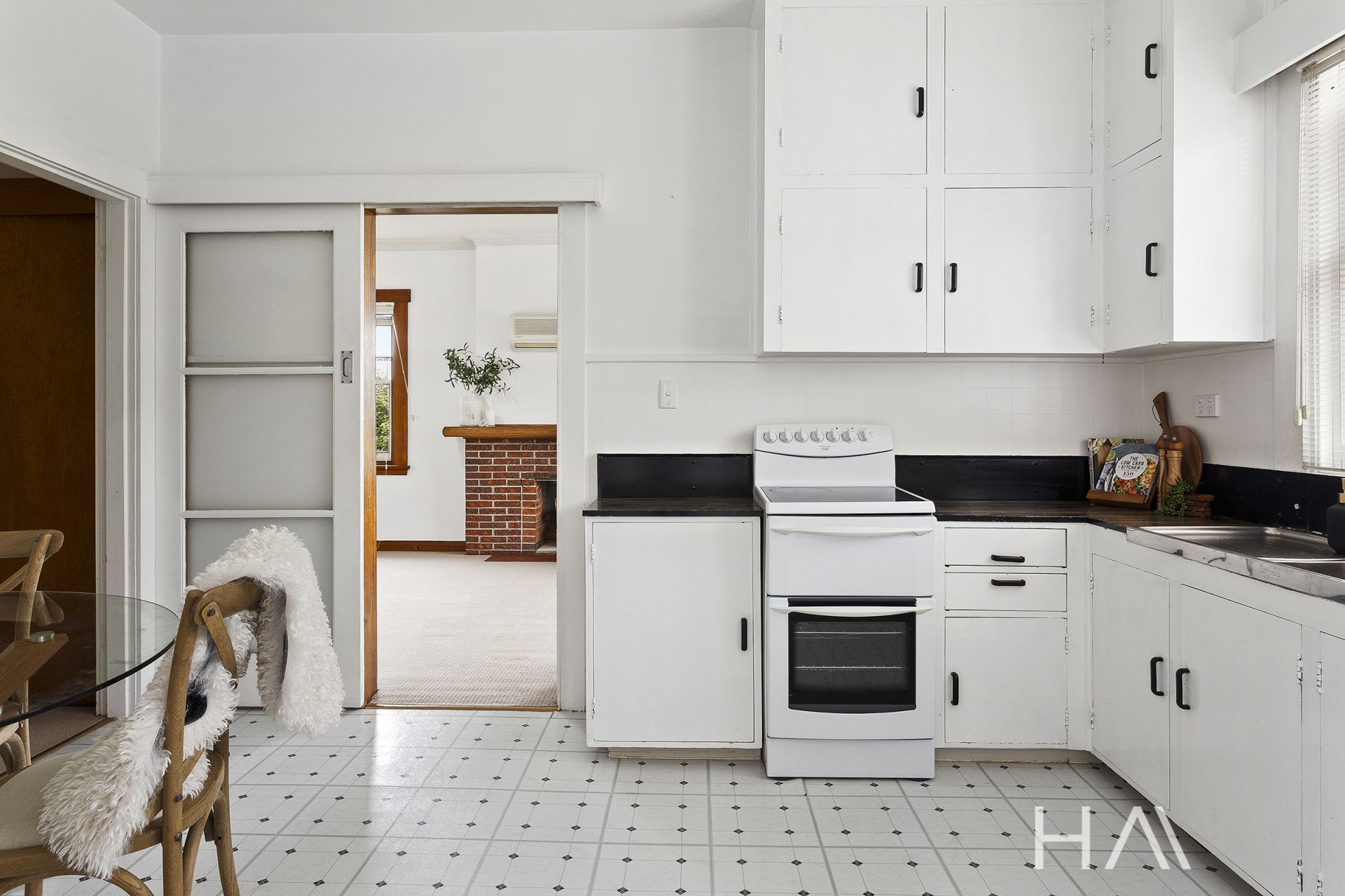 15 Benvenue Road St Leonards, St Leonards - Thumbnail 5