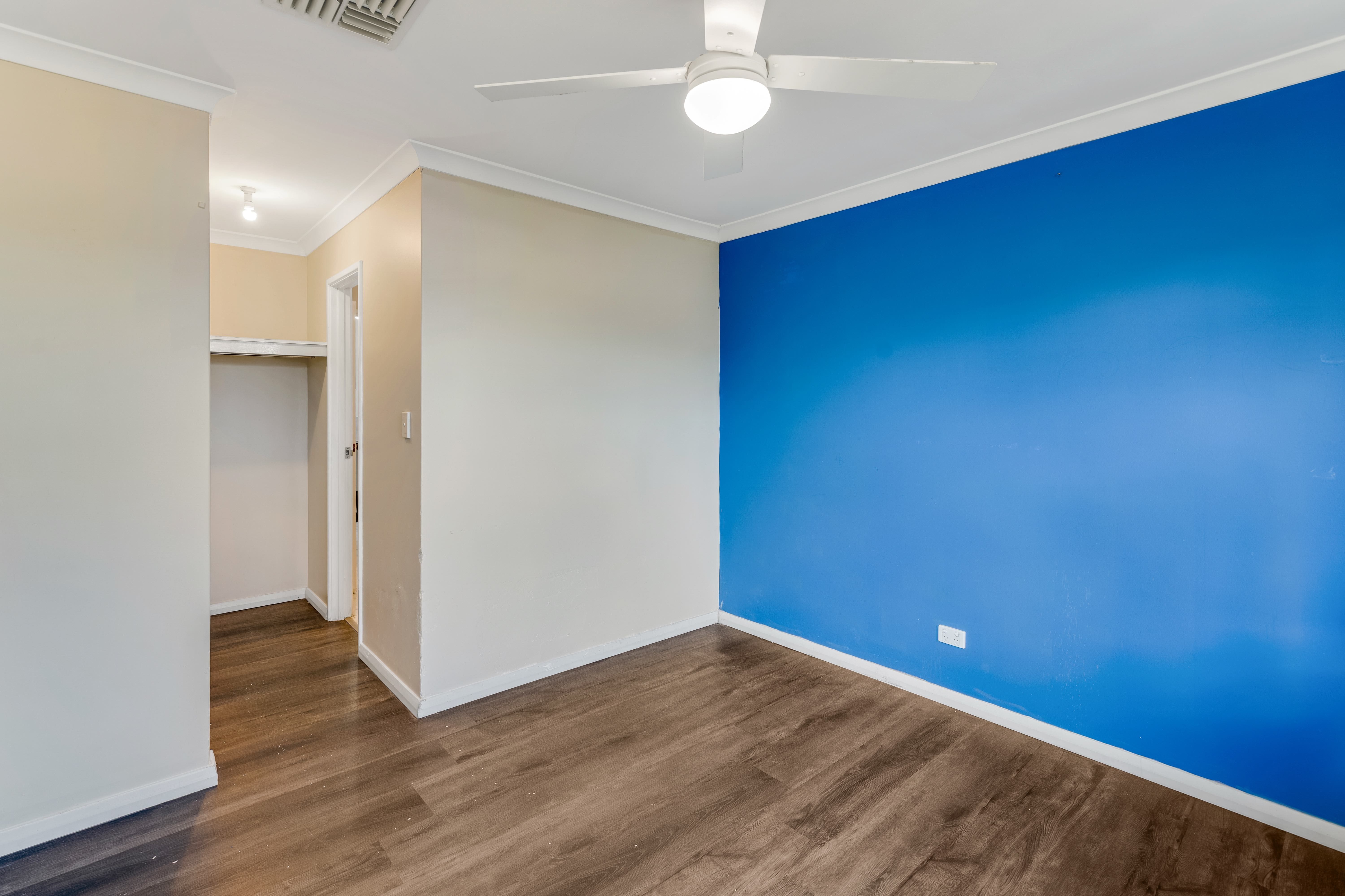 16/11 Firetail Place, Kenwick