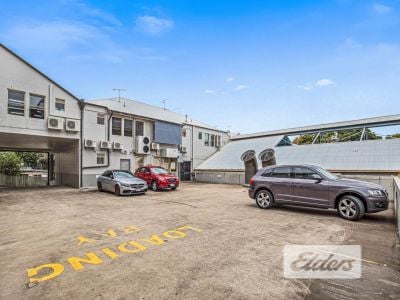 GROUND FLOOR OFFICE/CONSULTING | FULLY REFURBISHED!