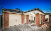2/39 Songlark Crescent, Werribee VIC