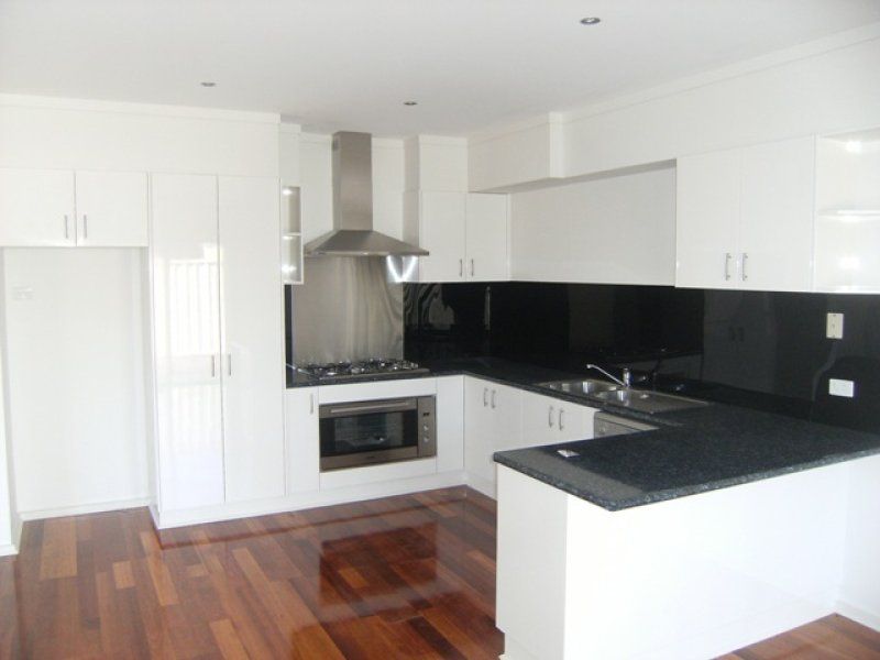 18 Lyme Park Circle, Caroline Springs - Thumbnail 3
