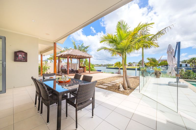 50 North Point, Banksia Beach Knobel and Davis North