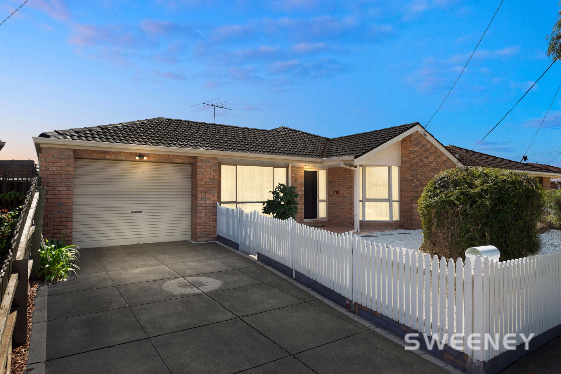6 Knightsbridge Avenue, Altona Meadows - Thumbnail 2