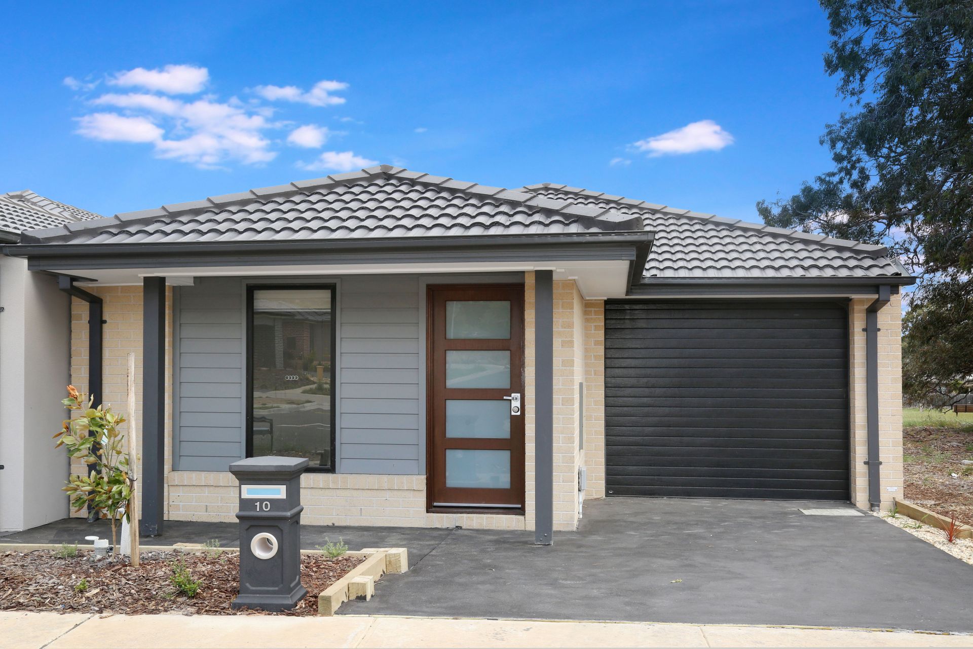 Wonderfully Presented Home!