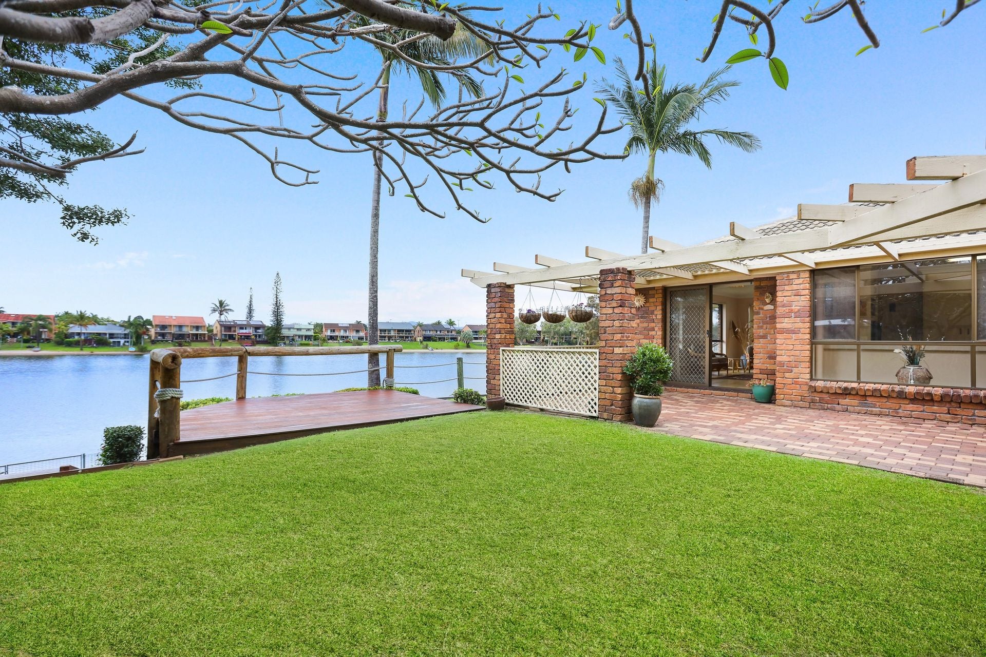28 Honeyeater Drive Burleigh Waters QLD, Burleigh Waters - Thumbnail 4