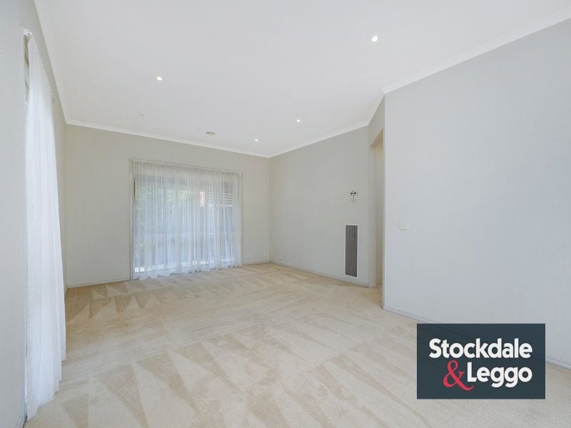 8 Sanderling Avenue SOUTH MORANG, South Morang - Thumbnail 7