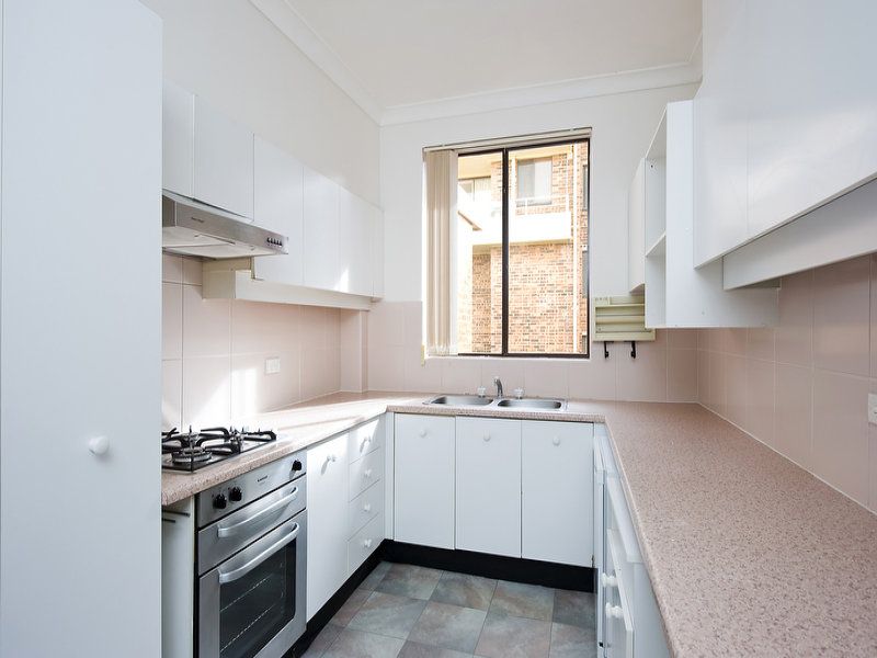 52/2 Spruson Street NEUTRAL BAY NSW, Bay - Thumbnail 4