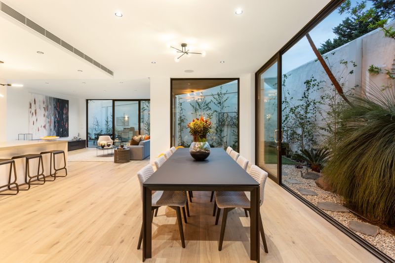 1/7 Orrong Crescent, Caulfield North