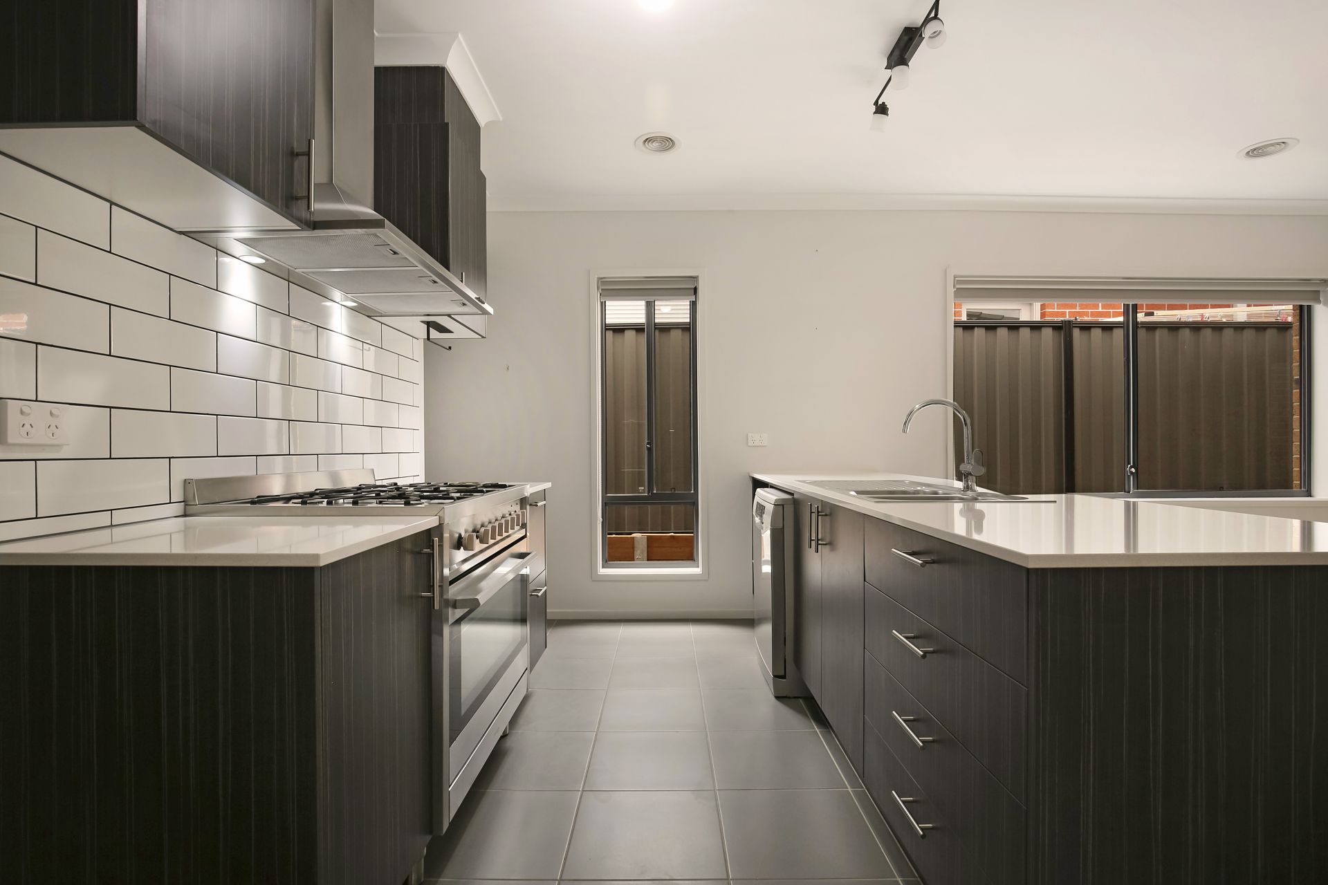 MODERN FAMILY LIVING