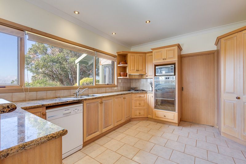 22 Manning Boulevard, Bacchus Marsh - Thumbnail 8