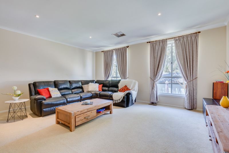 11 Carey Crescent, Bacchus Marsh - Thumbnail 6