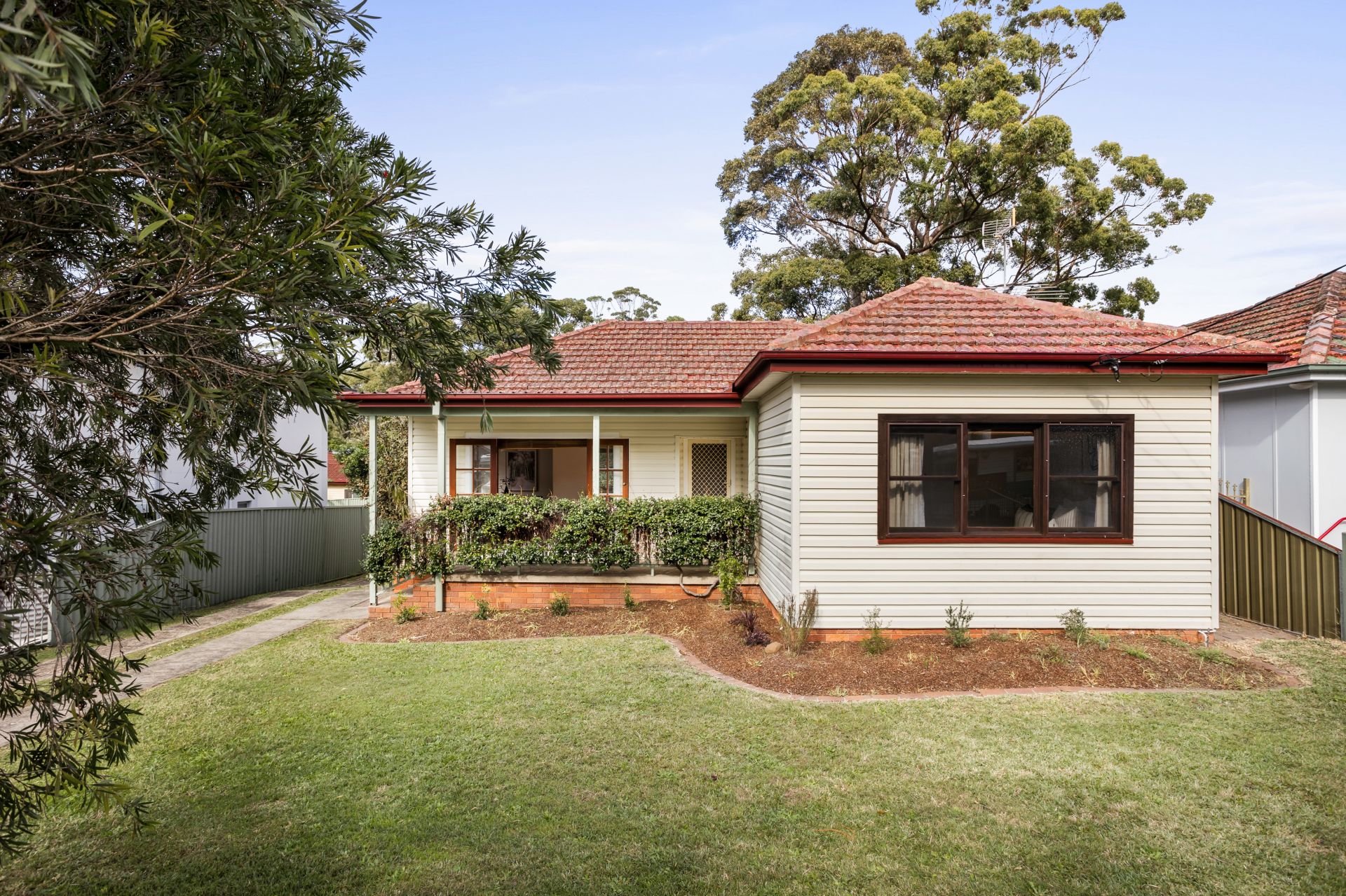 8 Billara Avenue, Gymea Bay NSW, Gymea Bay - Thumbnail 2