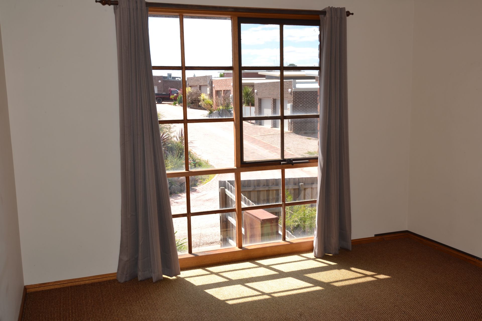 73/12 casino rise prospect vale tas 7250