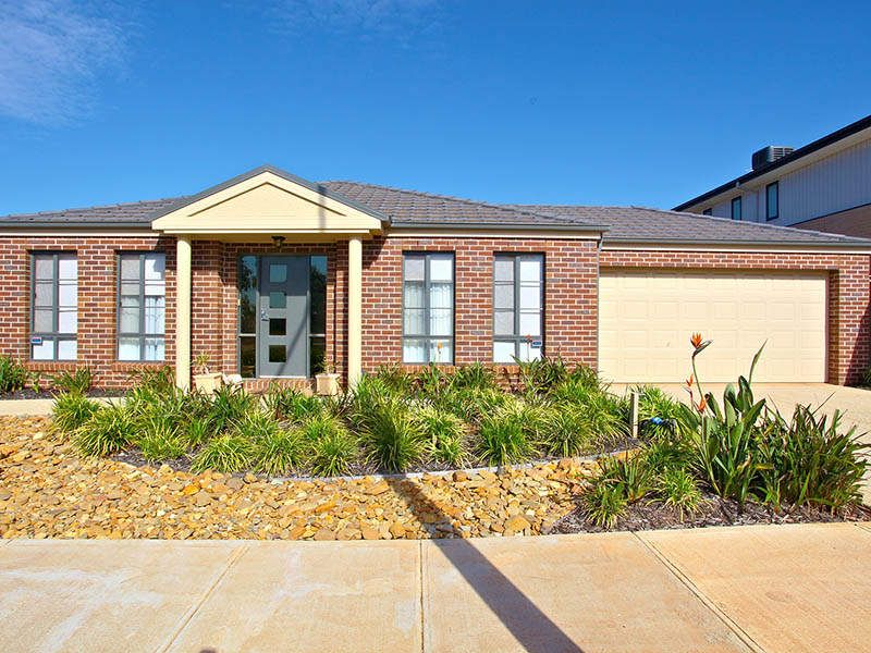 66 Tenterfield Drive, Burnside Heights - Thumbnail 2