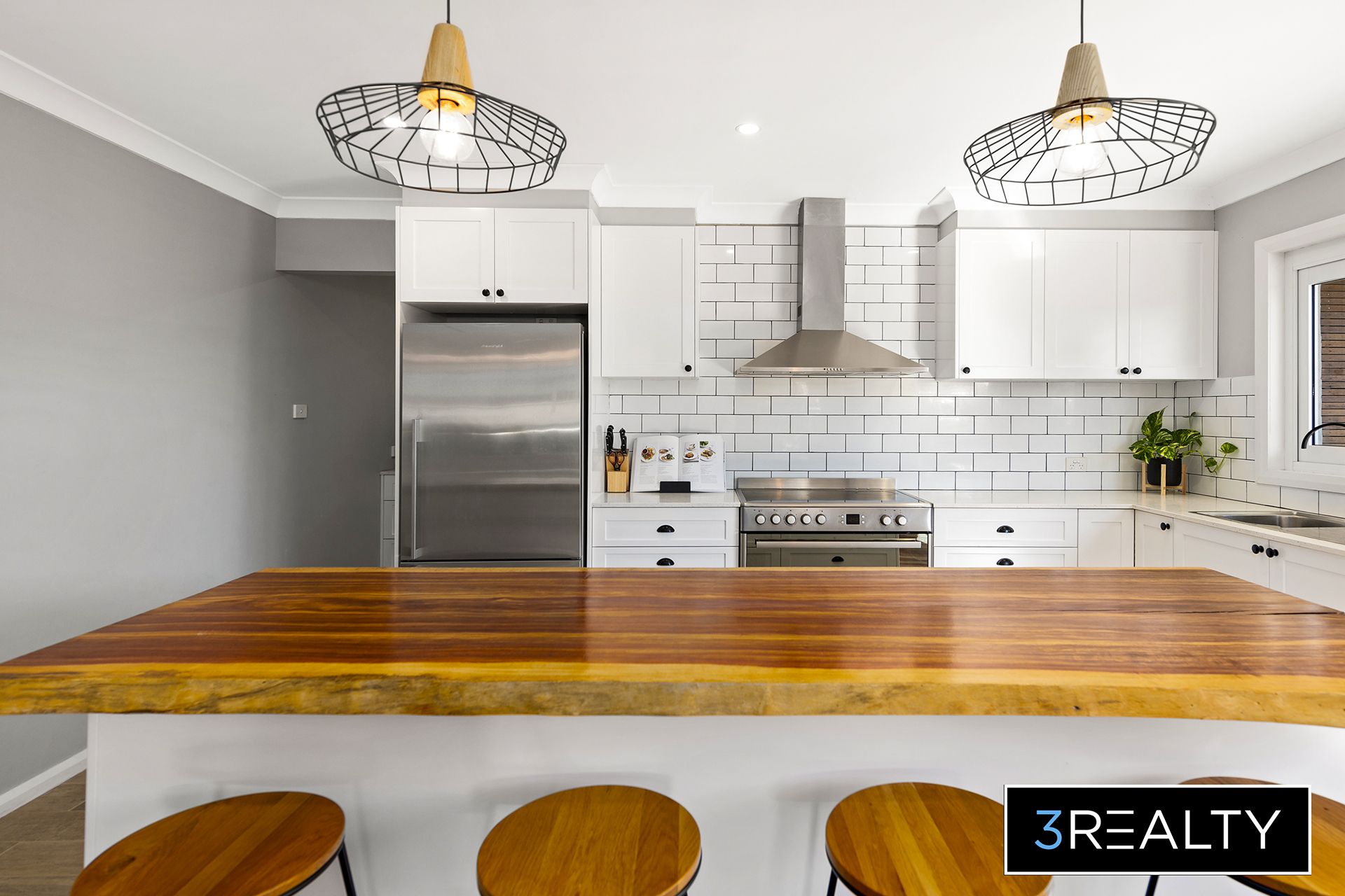 175 Macquarie Grove, Caves Beach - Thumbnail 7