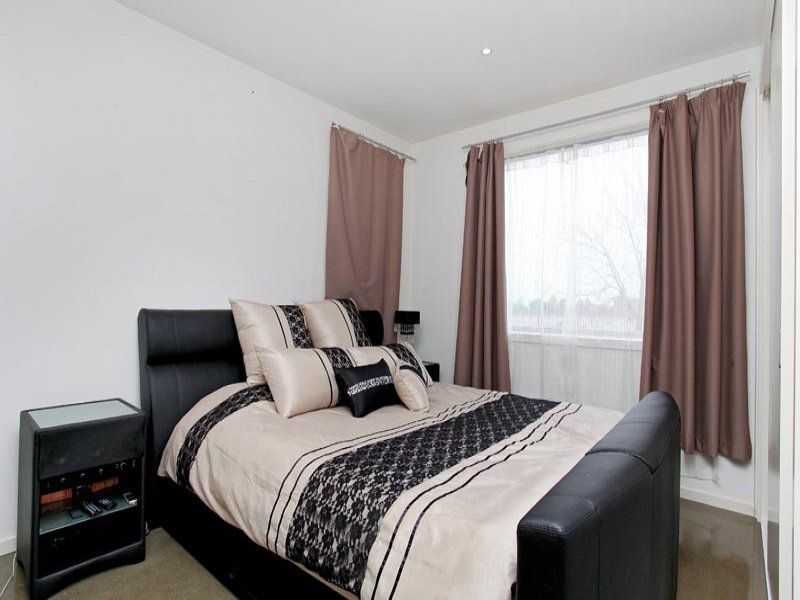 9 Tumbalong Street, Caroline Springs - Thumbnail 7