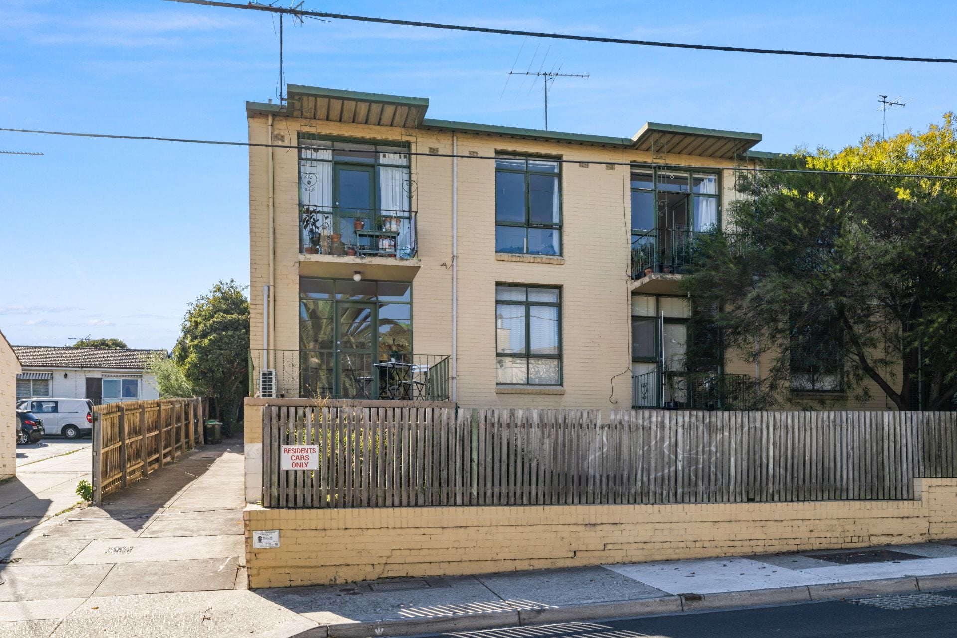 Spacious, Sunny And With Unrivalled Lifestyle Convenience