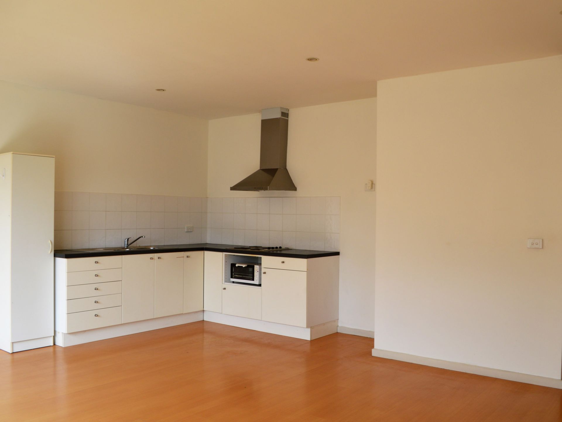 ONE BEDROOM STUDIO APARTMENT  *Insp Tue 26th Feb @ 4:20pm*