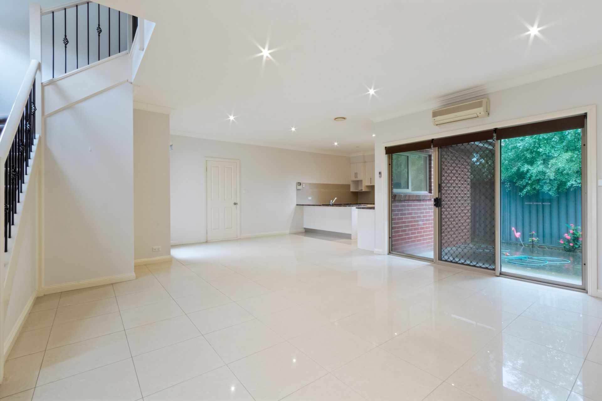 FANTASTIC THREE BEDROOM TOWNHOUSE!