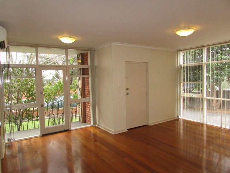 **Great Location in Picturesque Street**