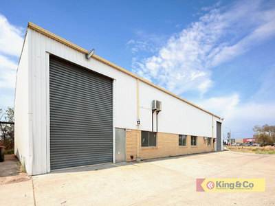 WELL APPOINTED CLEAR SPAN WORKSHOP