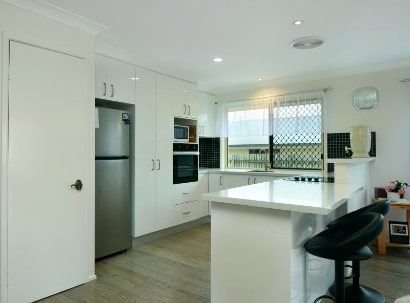 8 Barton Street, Middle Ridge QLD, Middle Ridge - Thumbnail 3