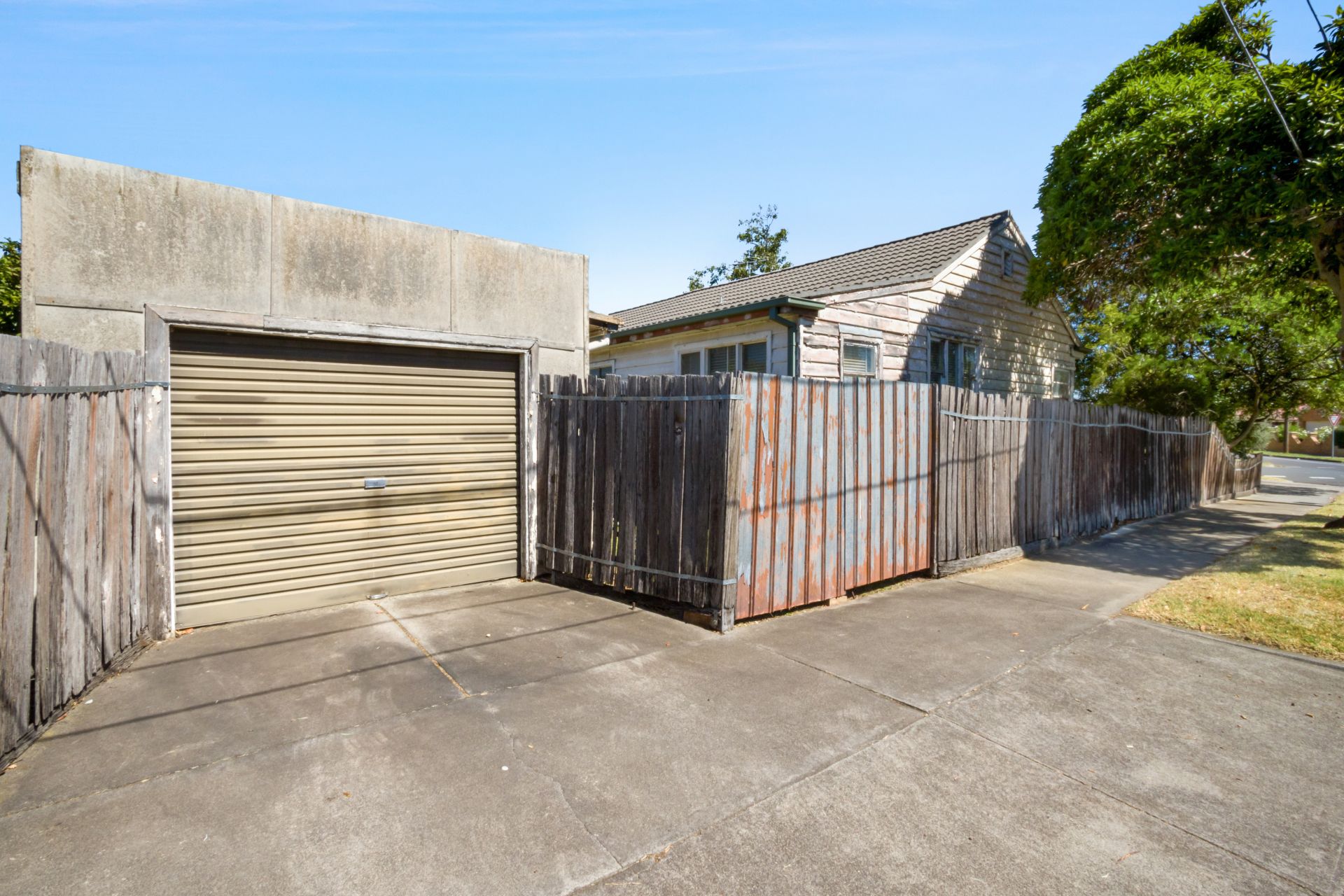 Immediate Charm And Untapped Potential in A Desirable Location