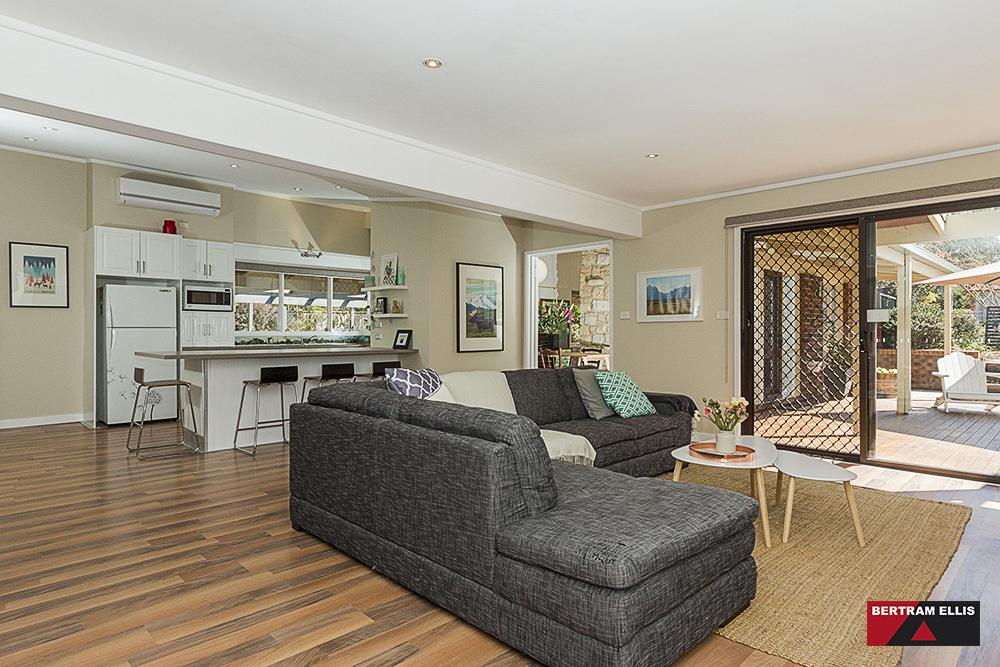 2 Crichton Crescent, Kambah - Thumbnail 6