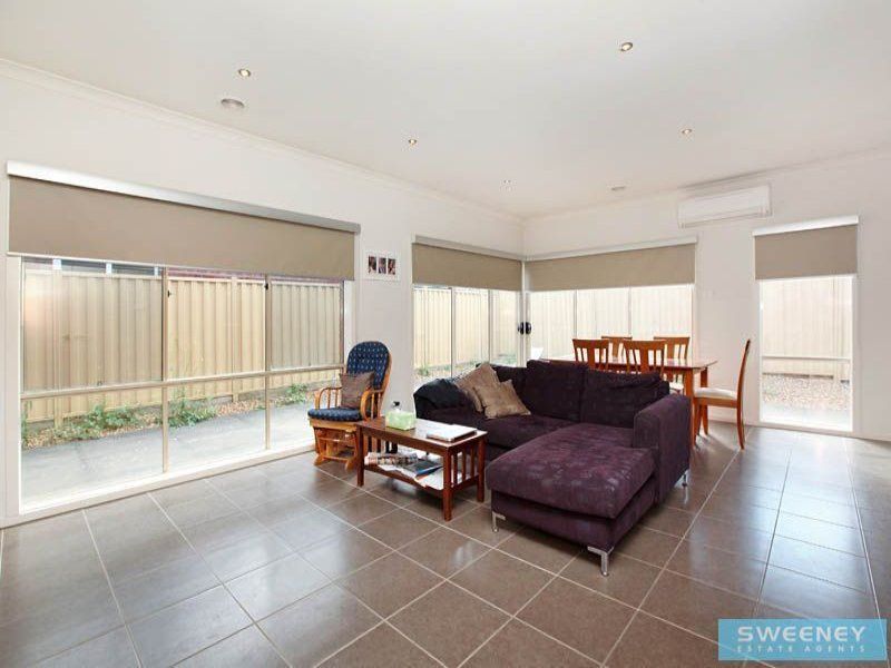 18 Clementson Drive, Caroline Springs - Thumbnail 4
