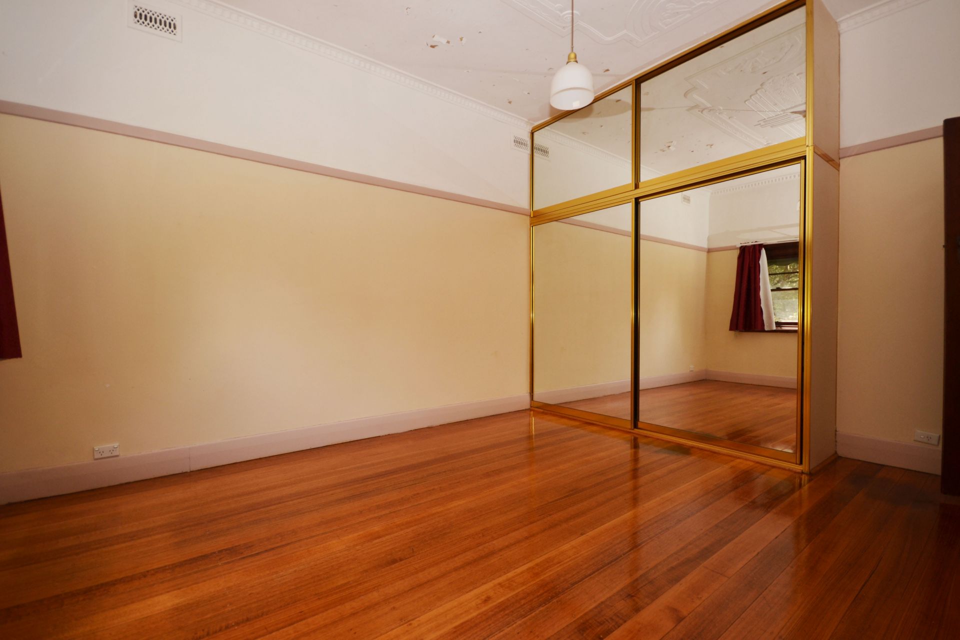 A PLACE TO CALL HOME AND READY FOR YOU TO MOVE INTO NOW!