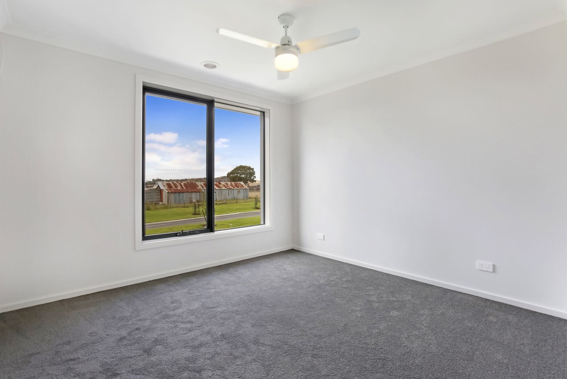 Brand New Townhouse in Kinbrook Estate!