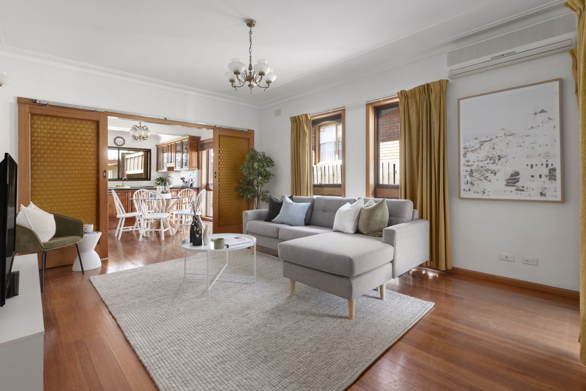 Spacious Three-Bedroom Haven: Comfortable Living in Prime Location