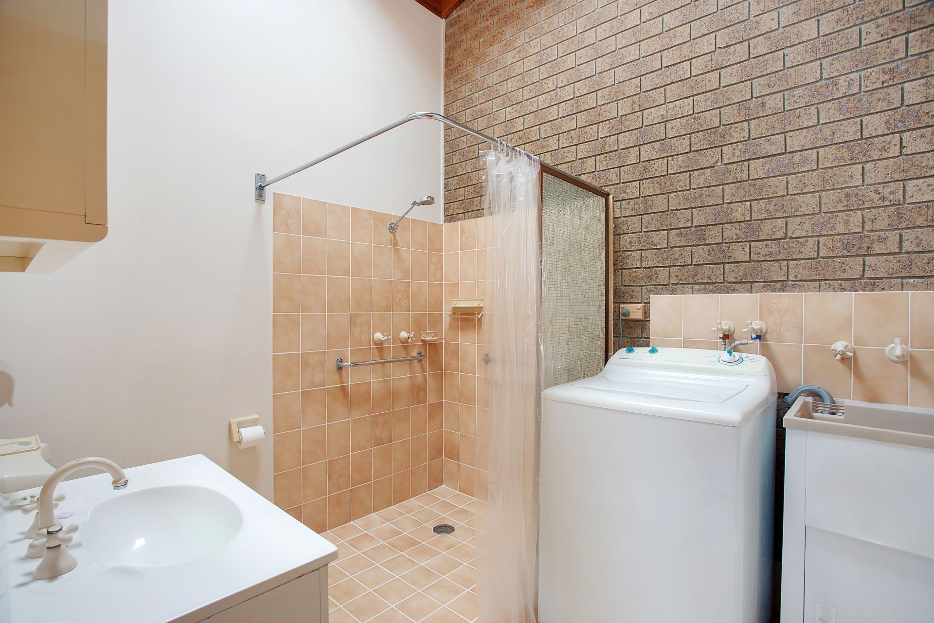 7/10 Quondola St, Pambula