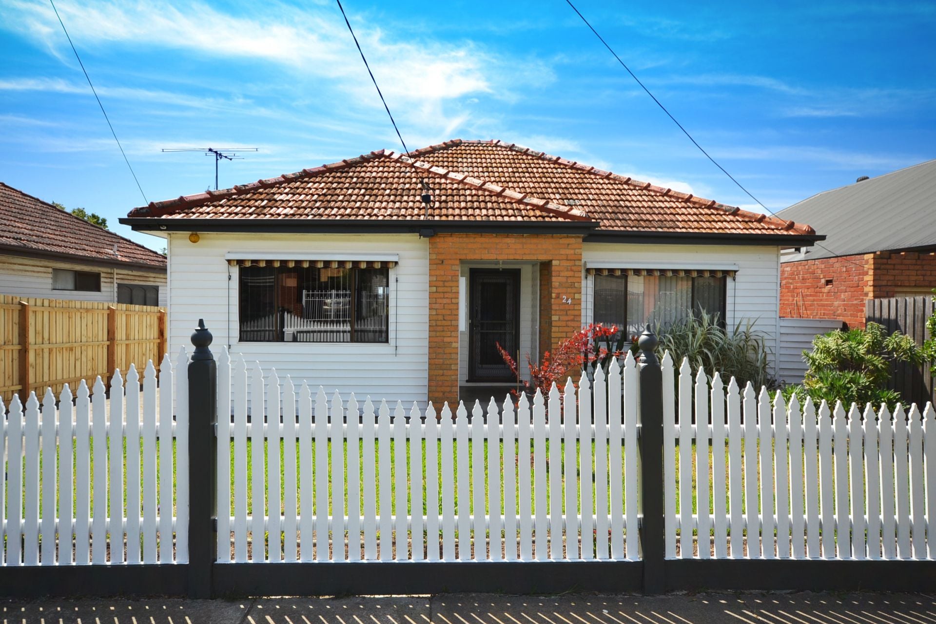 FABULOUS LOCATION & PRICED TO PLEASE