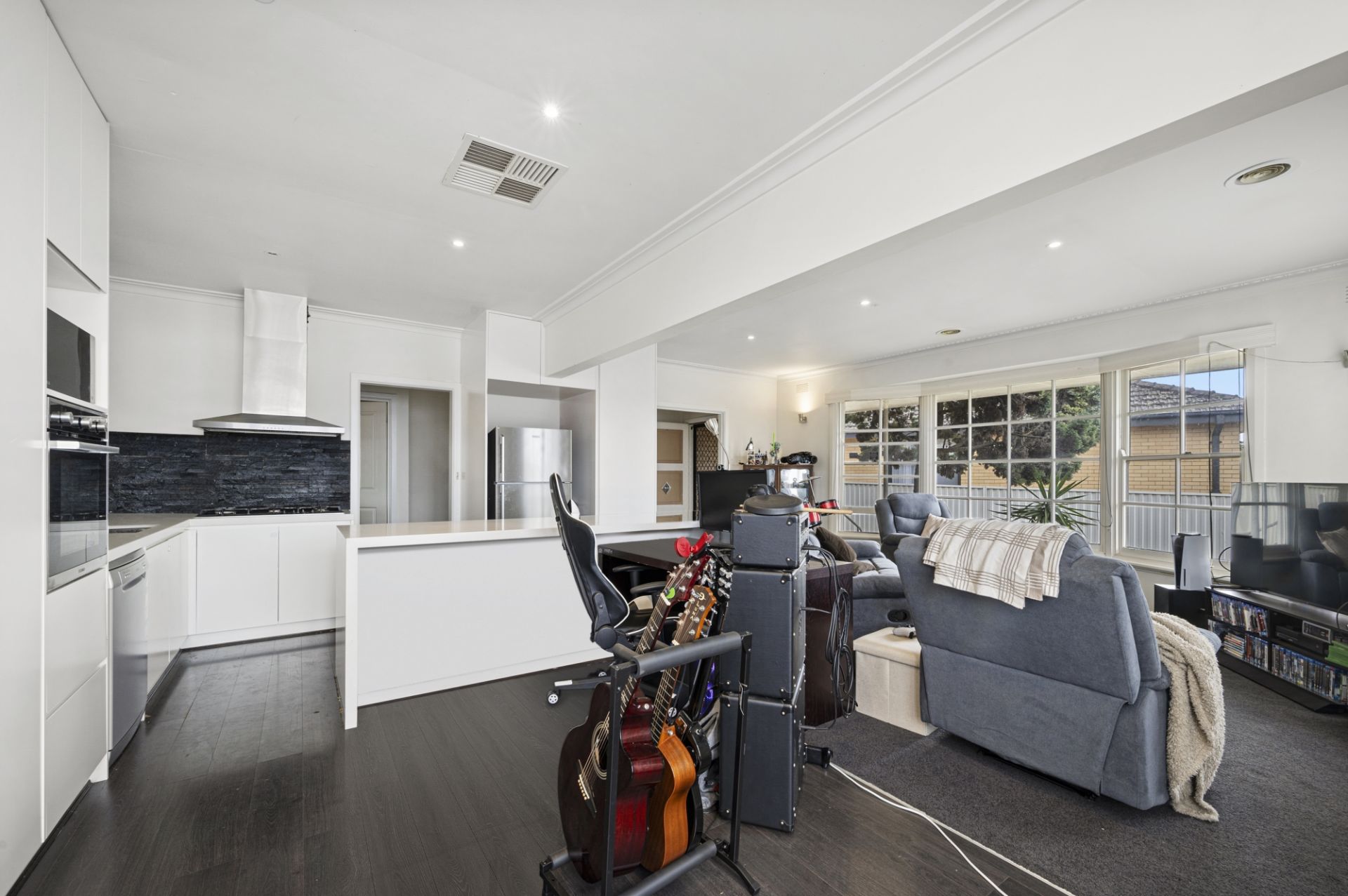 15 Elizabeth  Street, Wendouree, Wendouree - Thumbnail 5