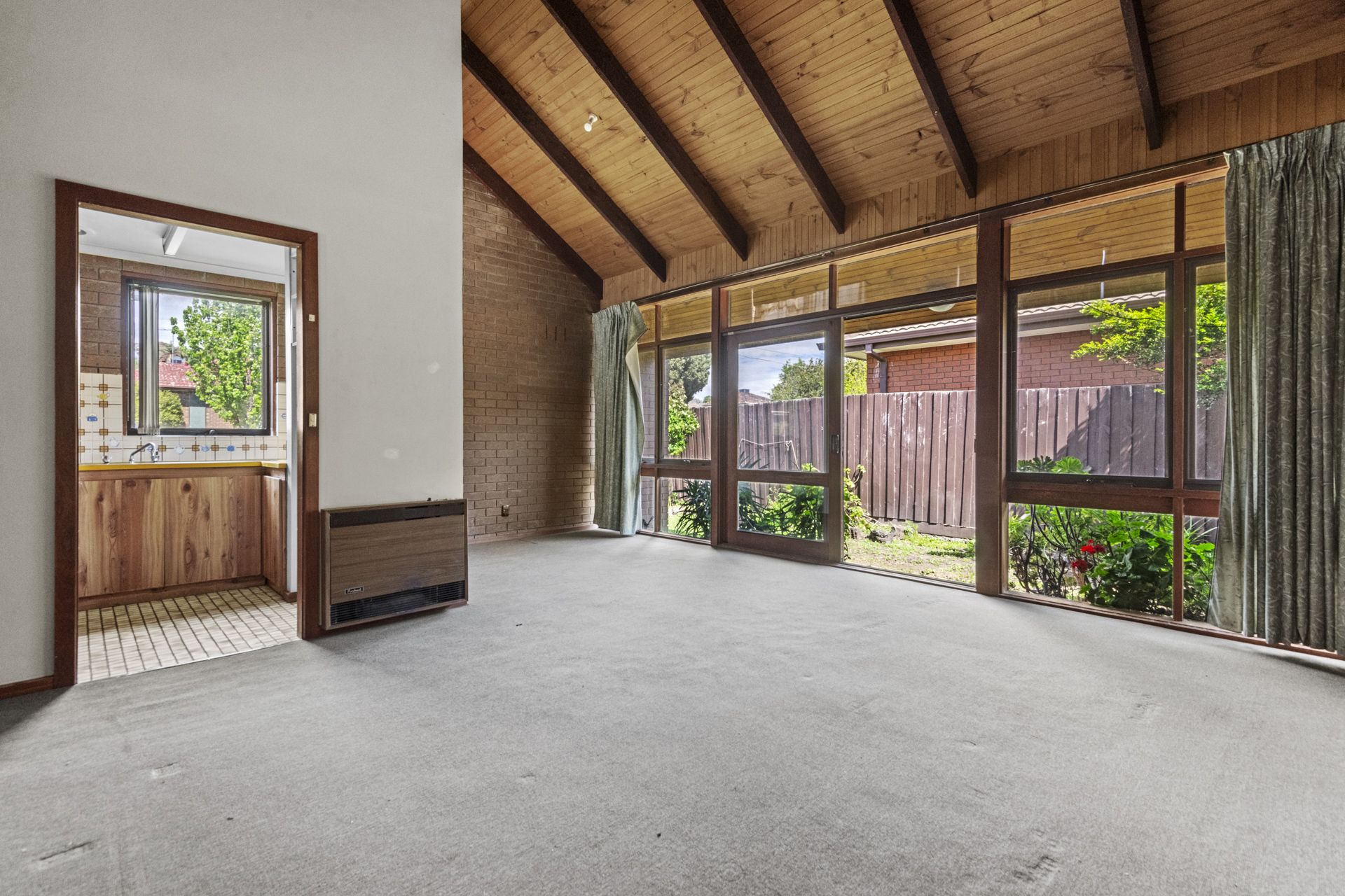 1-bedroom unit in the heart of Bundoora!