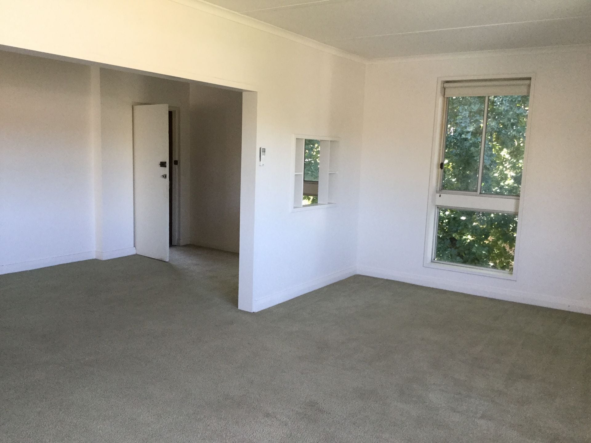 **Super Spacious Apartment**