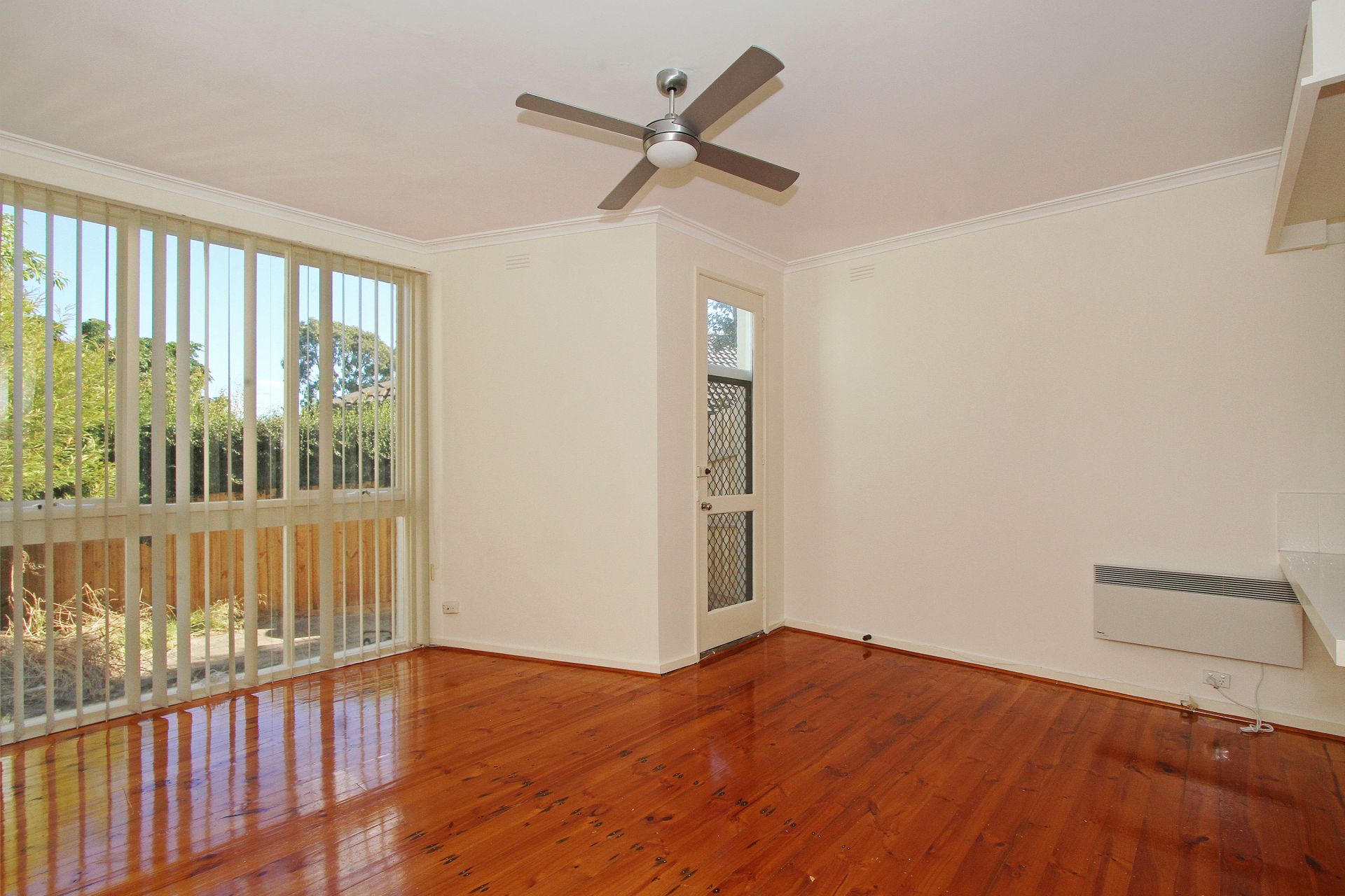 New Kitchen, New Flooring And Fresh Paint!