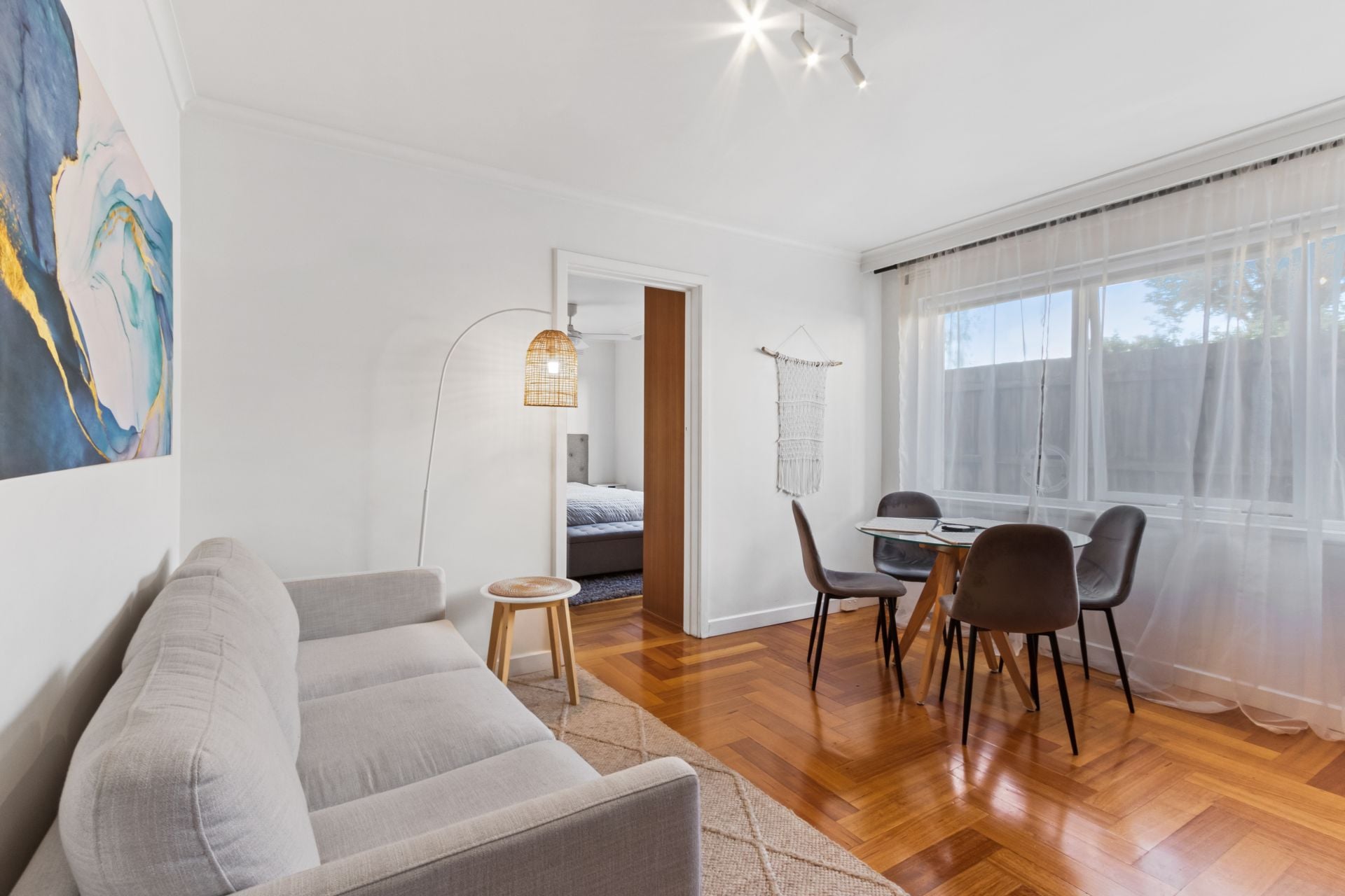 Fully Furnished Beauty !