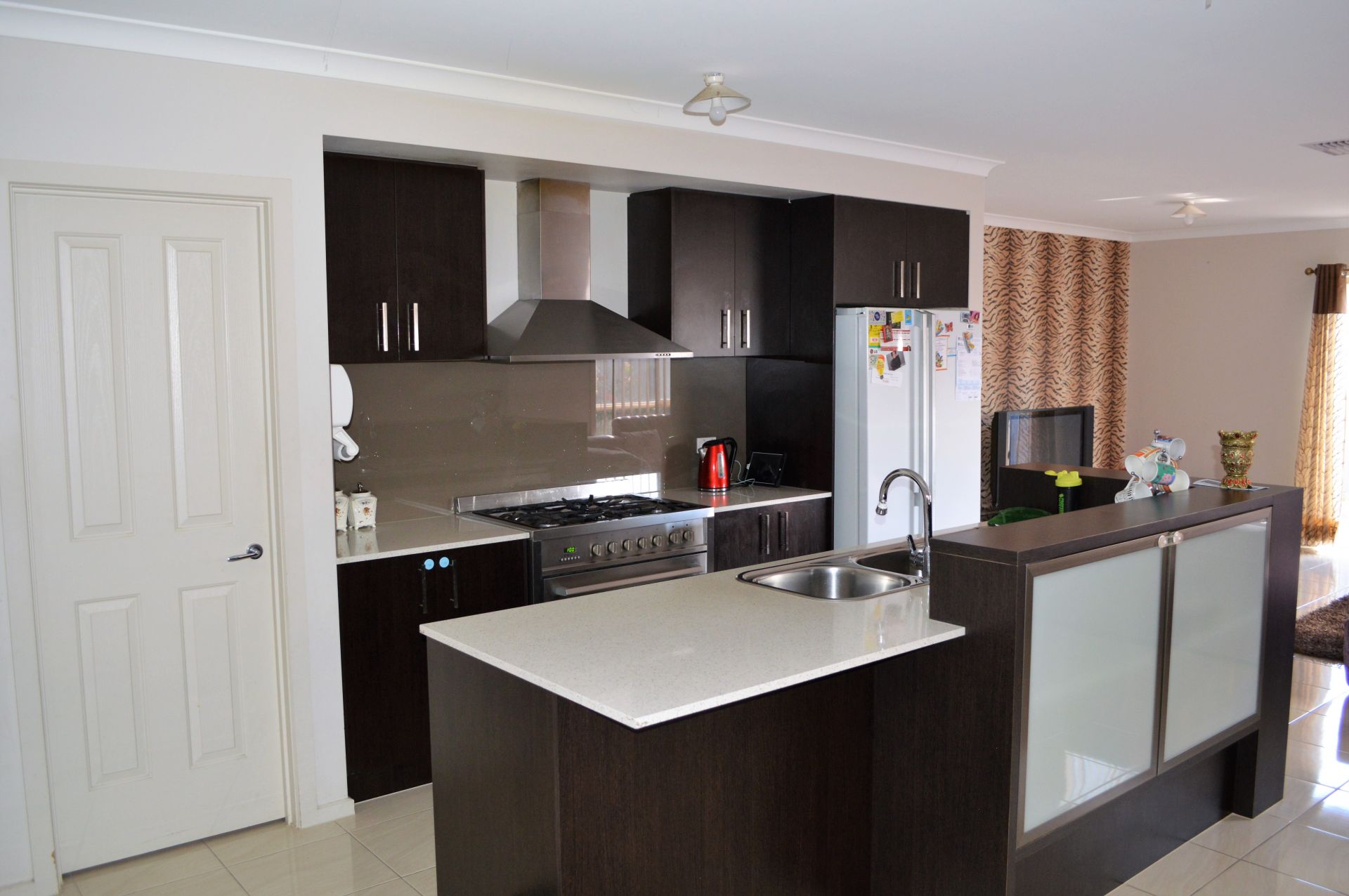 SPACIOUS FAMILY MODERN HOME