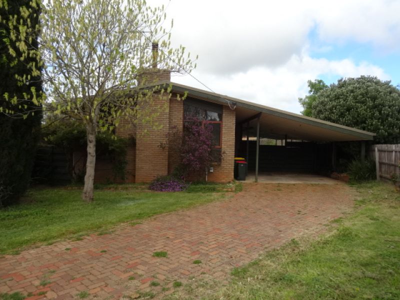 13 Leila Court, Bacchus Marsh - Thumbnail 2