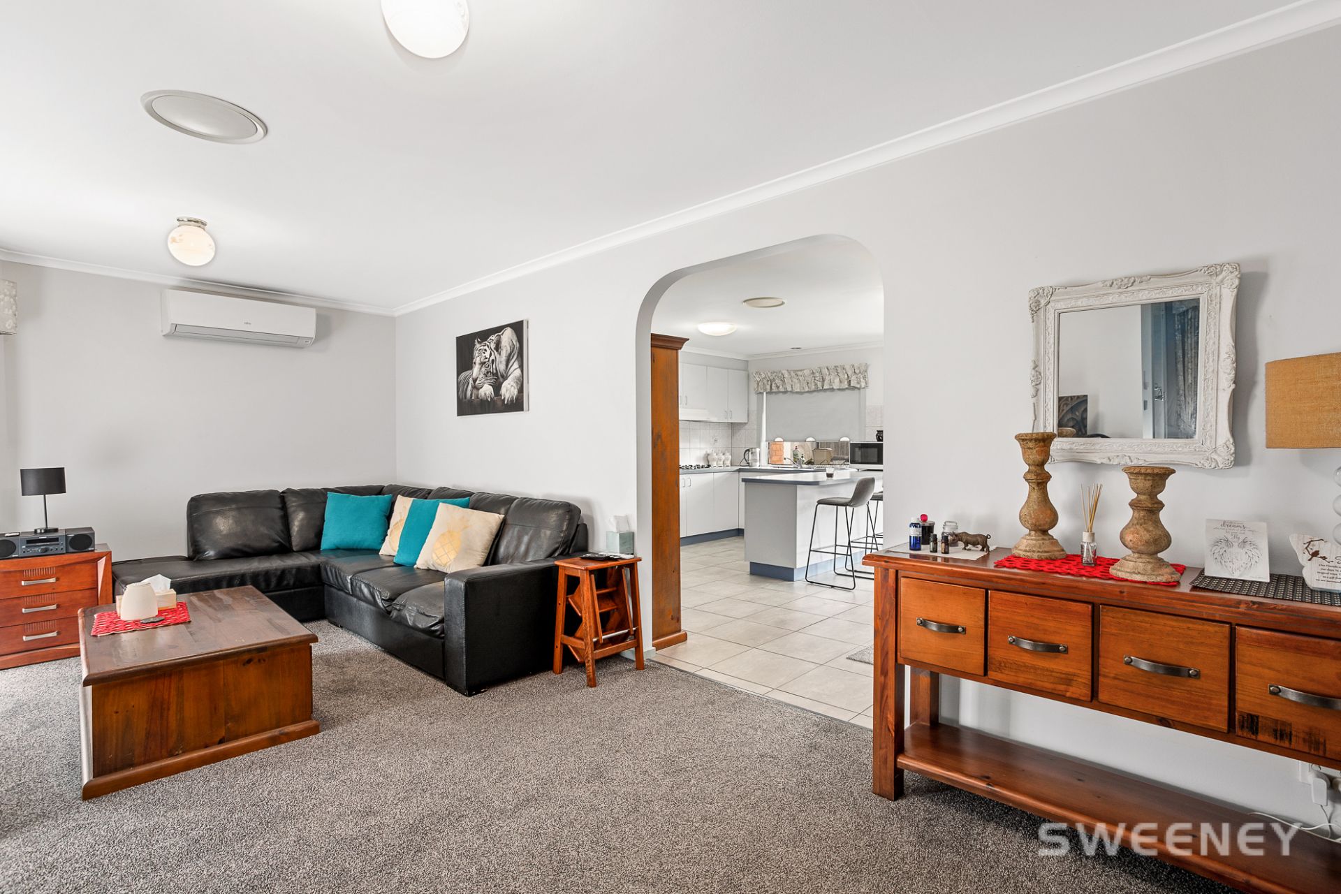 2/1 Eucalypt Court, Altona Meadows - Thumbnail 5
