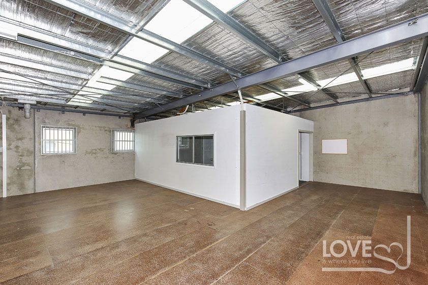 MODERN VERSATILE WAREHOUSE