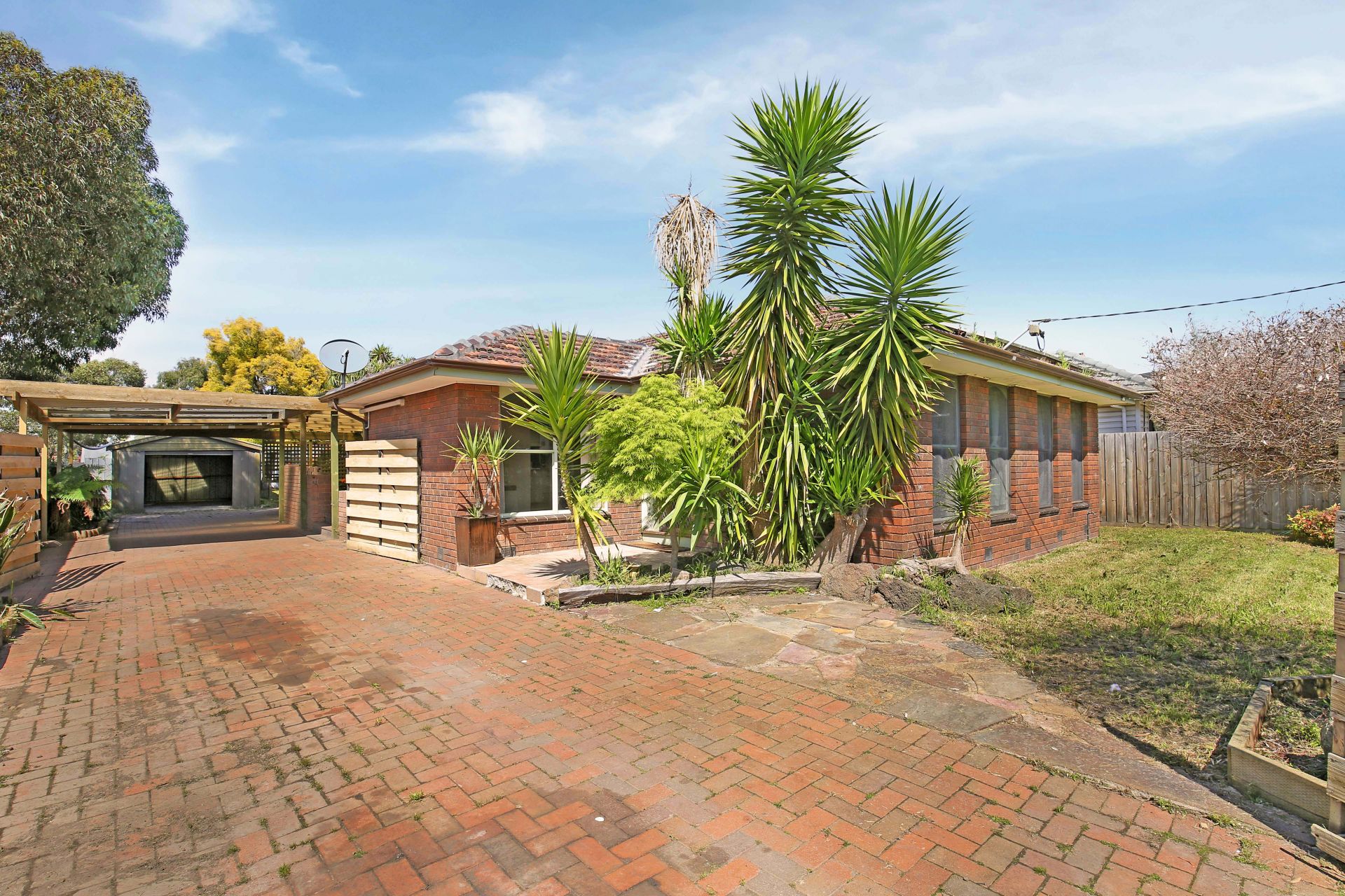 DELIGHTFUL FAMILY HOME!