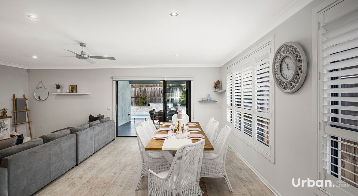 Colebee 51 Coronato Parade