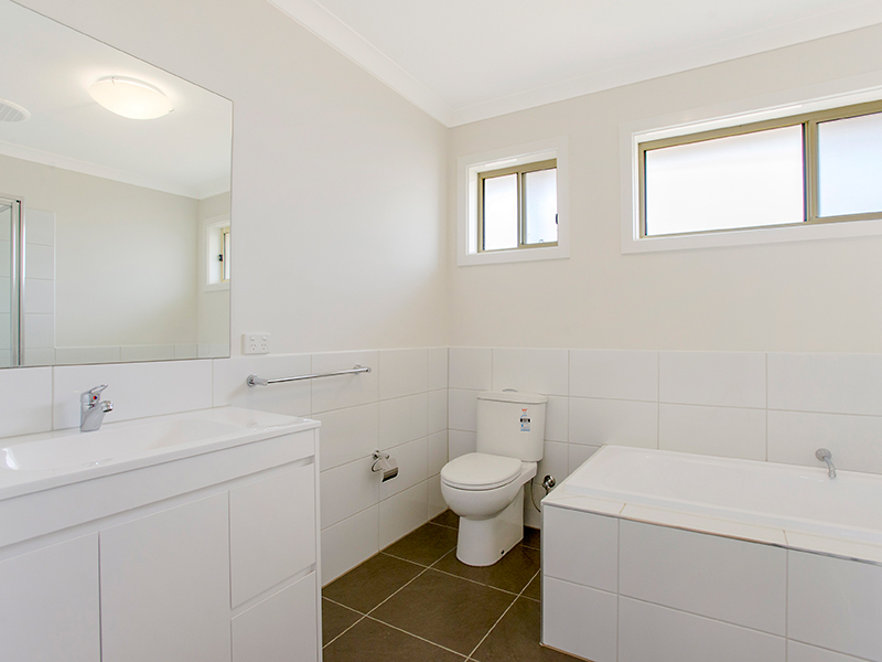 4 Iluka Drive, Werribee - Thumbnail 6